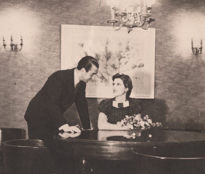 Σε γνωρίζω; Ο Εθνικός Υμνος με εντελώς σύγχρονη ματιά, στο σαλόνι της οικίας Κατακουζηνού [εικόνες] | iefimerida.gr 0