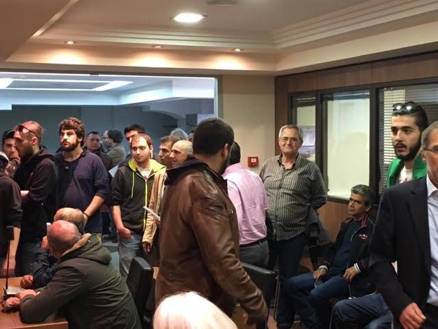 Φοιτητές εισέβαλαν σε αίθουσα λίγο πριν μιλήσει η Ράνια Αντωνοπούλου -Αποκλεισμένη η υπουργός [εικόνες] | iefimerida.gr 9