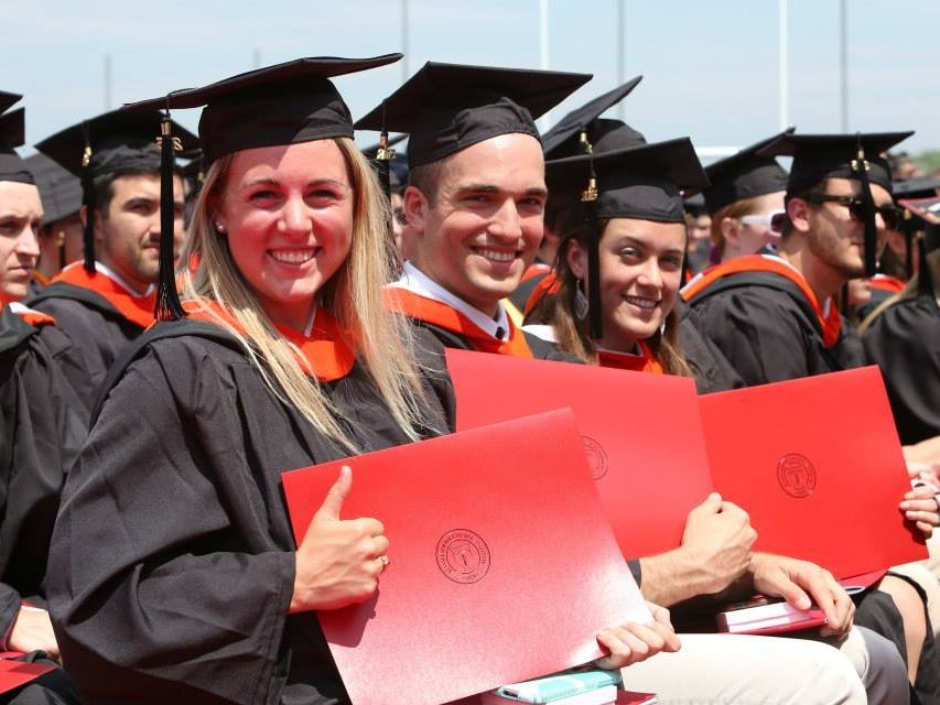 25 πανεπιστήμια στις ΗΠΑ που εξασφαλίζουν στους αποφοίτους τους μισθό «χρυσάφι» [λίστα] | iefimerida.gr 14