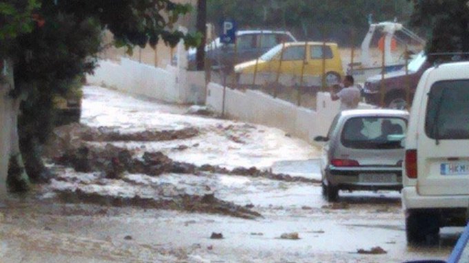 Ανοιξαν οι ουρανοί στην Κρήτη – Αυγουστιάτικος κατακλυσμός [εικόνες & βίντεο] | iefimerida.gr 0