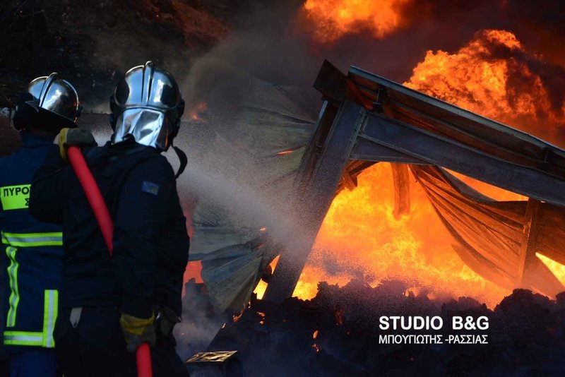 Αργος: Μεγάλη πυρκαγιά σε τυροκομείο [εικόνες] | iefimerida.gr 0