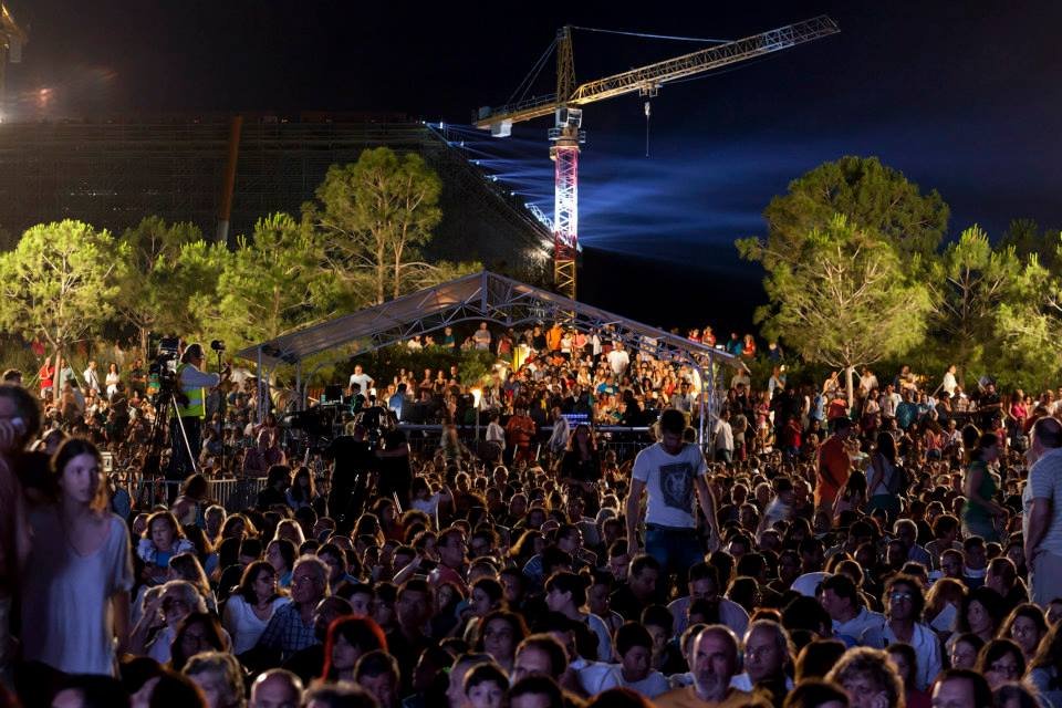 Το Πάρκο Σταύρος Νιάρχος είναι μόνο το πρόσχημα -Πρόσωπα και στιγμές από το μέλλον [εικόνες] | iefimerida.gr 1