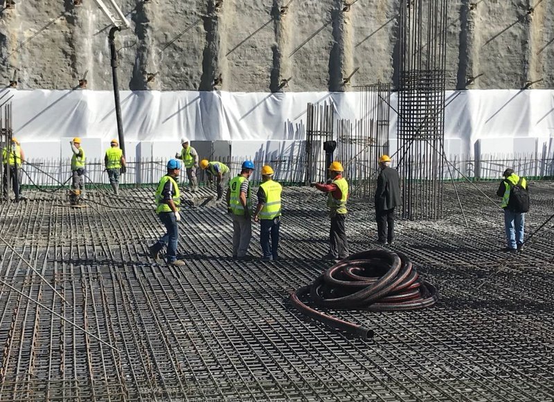 ΑΕΚ: Ο Μελισσανίδης στα έργα για το νέο γήπεδο -Επεσε η πρώτη «πλάκα» για την «Αγιά Σοφιά» [εικόνες & βίντεο] | iefimerida.gr 2