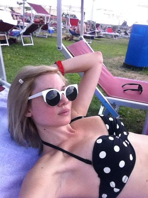 H Τζούλια Αλεξανδράτου στην πισίνα [εικόνες] | iefimerida.gr 4