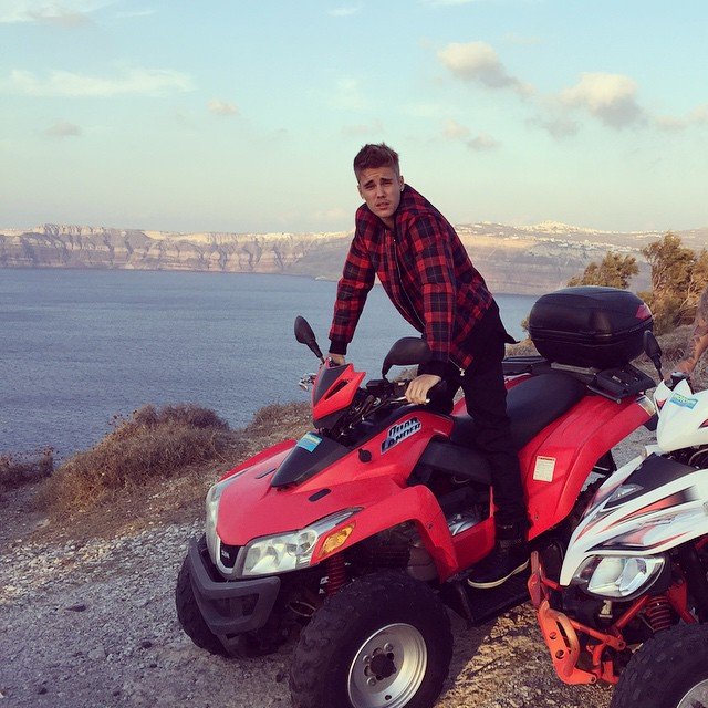 Η καλύτερη διαφήμιση -Το βιντεοκλίπ του Τζάστιν Μπίμπερ στη Σαντορίνη έγινε viral [βίντεο] | iefimerida.gr 1