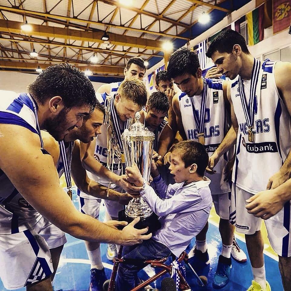 Η συγκλονιστική φωτογραφία των Πρωταθλητών Ευρώπης στο Βόλο [εικόνα] | iefimerida.gr 0