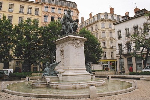 Σαν σήμερα γεννήθηκε ο φυσικός που δεν θα... ξεχαστεί ποτέ – Το ξεχωριστό έργο του κυρίου Αντρέ Αμπέρ [εικόνες] | iefimerida.gr 1