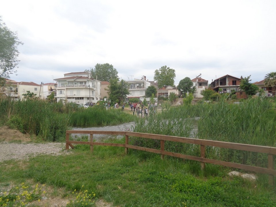 Ανήμερα του Πάσχα πήρε φωτιά το σπίτι του Αϊ Βασιλη στα Τρίκαλα [εικόνες & βίντεο] | iefimerida.gr 4