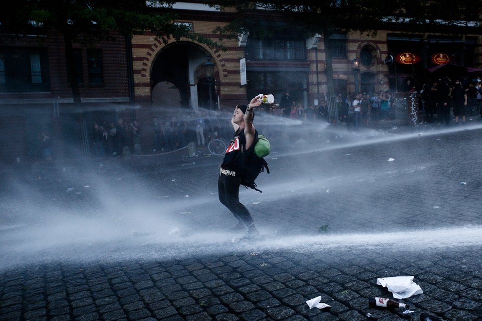 «G20 καλώς ήρθατε στην κόλαση»: Αγριες συγκρούσεις στο Αμβούργο [εικόνες&βίντεο] | iefimerida.gr 4