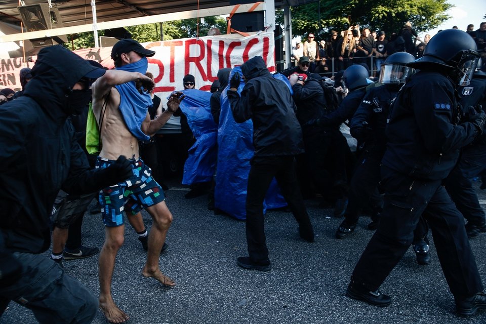 «G20 καλώς ήρθατε στην κόλαση»: Αγριες συγκρούσεις στο Αμβούργο [εικόνες&βίντεο] | iefimerida.gr 6