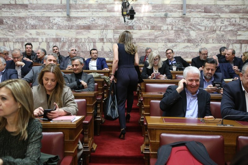 Τα παραλειπόμενα της Κ.Ο. του ΣΥΡΙΖΑ -Η... θεριακλού και το σακίδιο που έκανε μόδα ο Τσακαλώτος [εικόνες] | iefimerida.gr 2