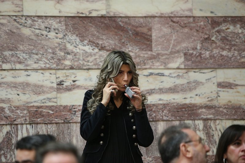 Τα παραλειπόμενα της Κ.Ο. του ΣΥΡΙΖΑ -Η... θεριακλού και το σακίδιο που έκανε μόδα ο Τσακαλώτος [εικόνες] | iefimerida.gr 6