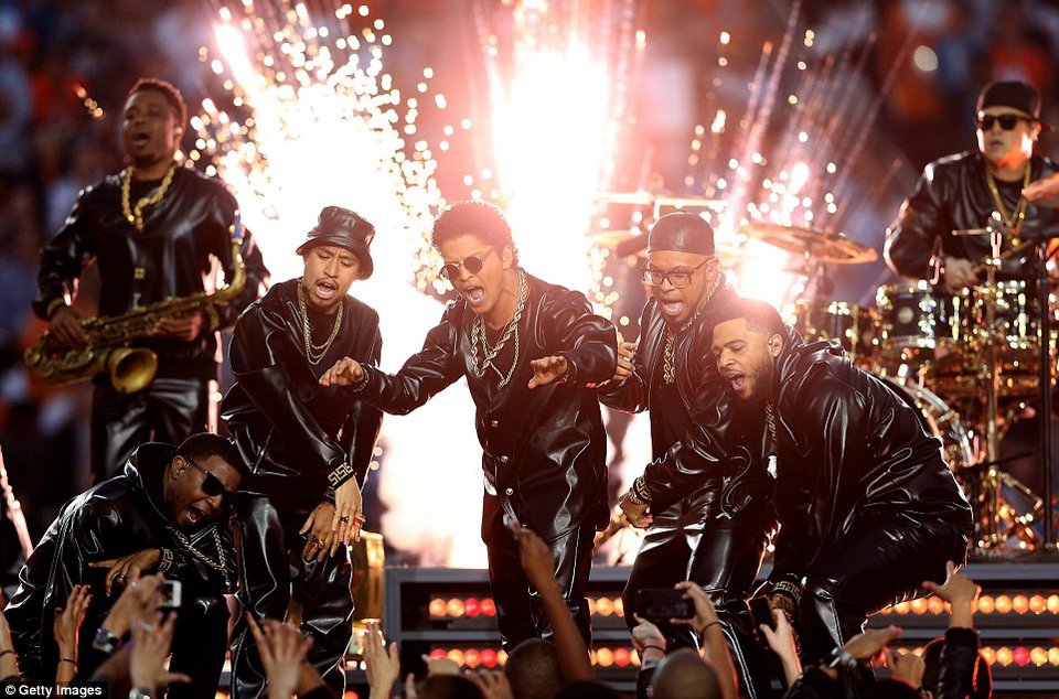 Super bowl: Η έξαλλη εμφάνιση της Μπιγιονσέ και τα δάκρυα της Lady Gaga [εικόνες]  | iefimerida.gr 25