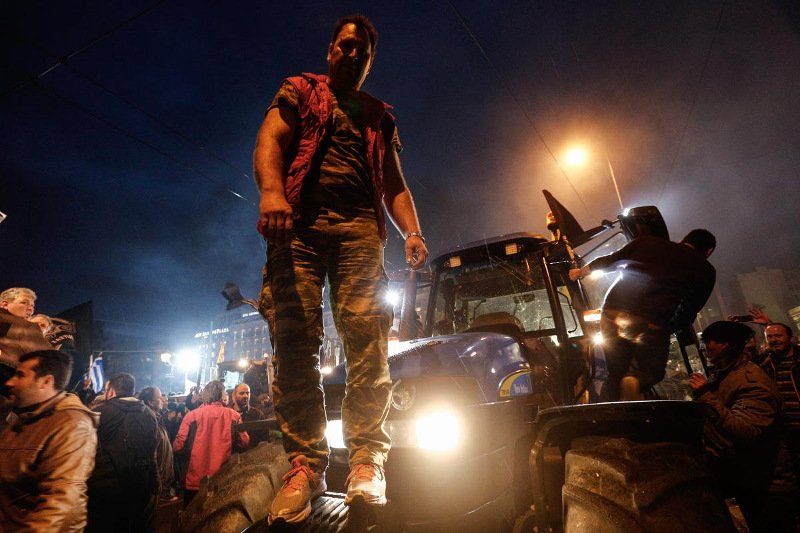 Ολα όσα έγιναν στο συλλαλητήριο των αγροτών -Οι γκλίτσες των Κρητικών έγιναν σύμβολο [εικόνες] | iefimerida.gr 10