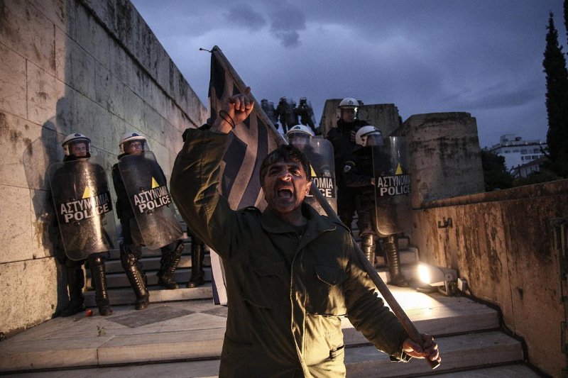 Ολα όσα έγιναν στο συλλαλητήριο των αγροτών -Οι γκλίτσες των Κρητικών έγιναν σύμβολο [εικόνες] | iefimerida.gr 11