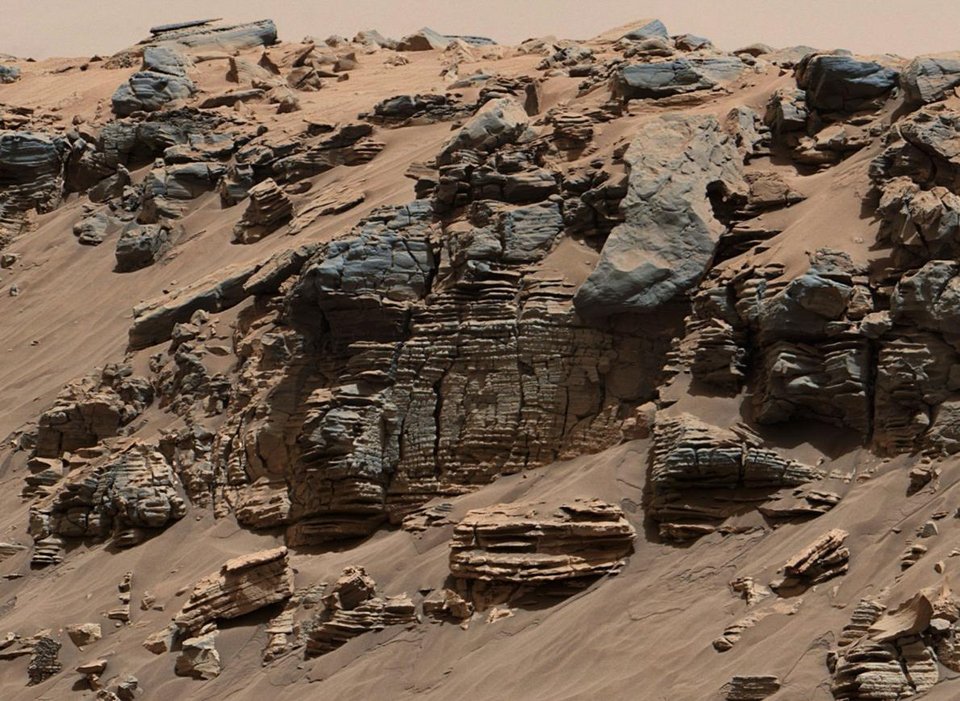Το Curiosity συμπληρώνει 3 χρόνια στον Αρη και η NASA παρουσιάζει τις καλύτερες φωτογραφίες του κόκκινου πλανήτη [εικόνες] | iefimerida.gr 9