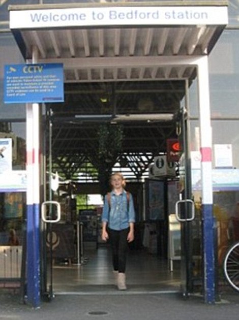 H Βίβλος του παδιού-ταξιδιώτη: 10 συμβουλές από την 11χρονη Ρόζαλι για τα παιδιά που ταξιδεύουν μόνα [λίστα & εικόνες] | iefimerida.gr 3