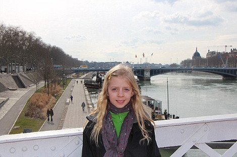 H Βίβλος του παδιού-ταξιδιώτη: 10 συμβουλές από την 11χρονη Ρόζαλι για τα παιδιά που ταξιδεύουν μόνα [λίστα & εικόνες] | iefimerida.gr 1