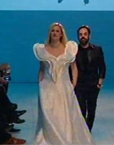 Ραχήλ Μακρή αλά... Ζιζέλ: Φόρεσε νυφικό, ανέβηκε στην πασαρέλα [εικόνες & βίντεο] | iefimerida.gr 1