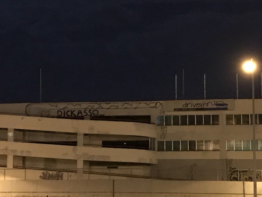 Γκραφιτάδες γέμισαν όλη την Αθήνα με... φαλλούς! [εικόνες] | iefimerida.gr 9