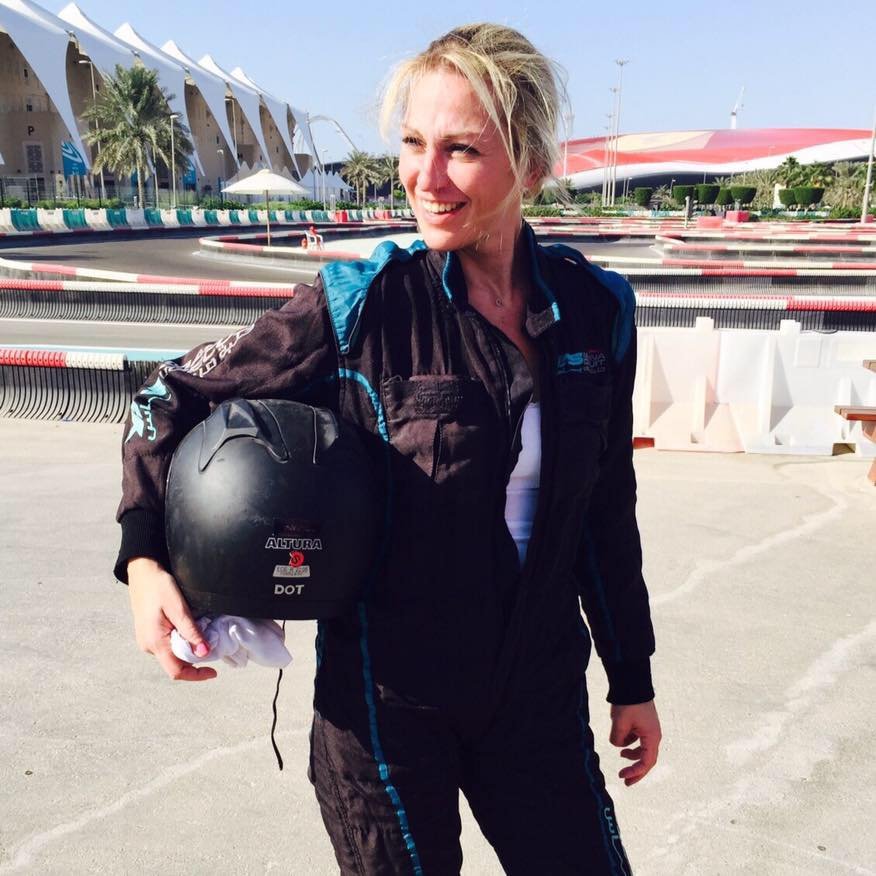 Καθαρίνα: Η ξανθιά Μπόσνιακ, αδελφή της Υβόννης -Οι φωτό που πόσταρε από το γάμο [εικόνες] | iefimerida.gr 16