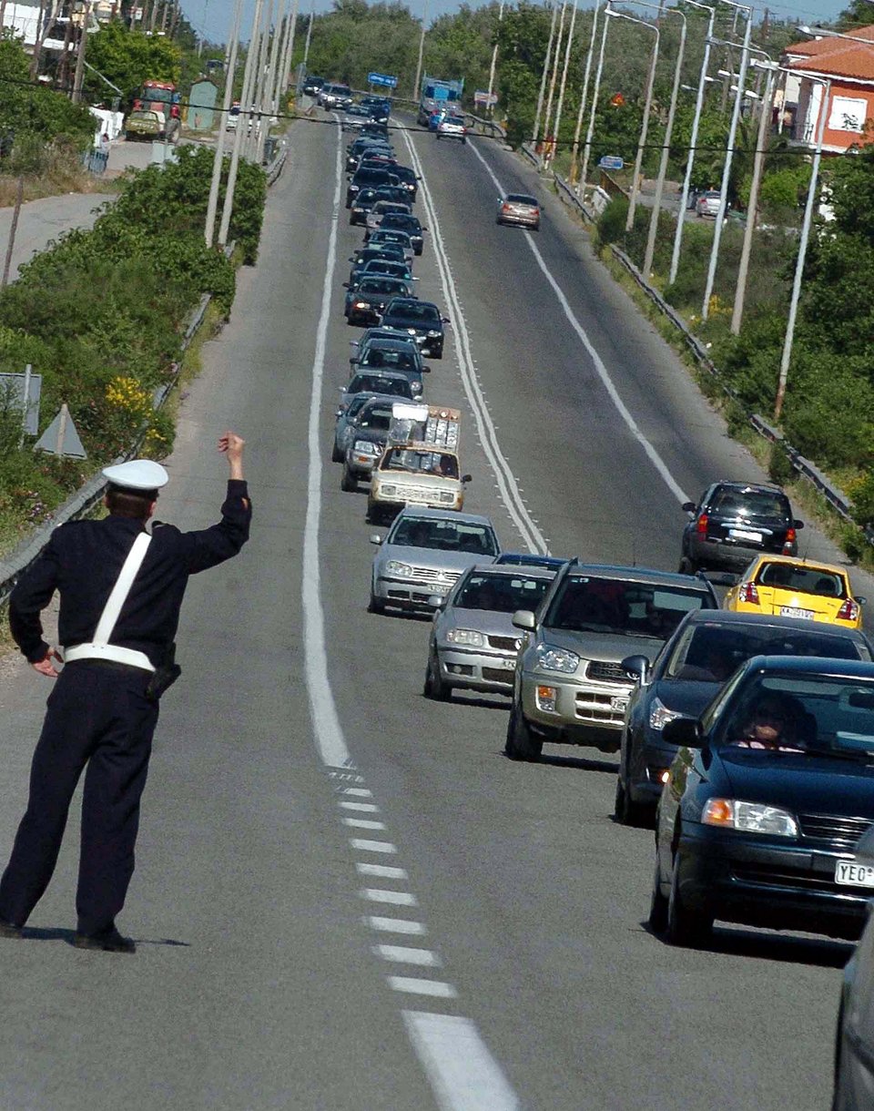 Αυξημένα μέτρα της Τροχαίας για τους εκδρομείς της Καθαράς Δευτέρας | iefimerida.gr 0