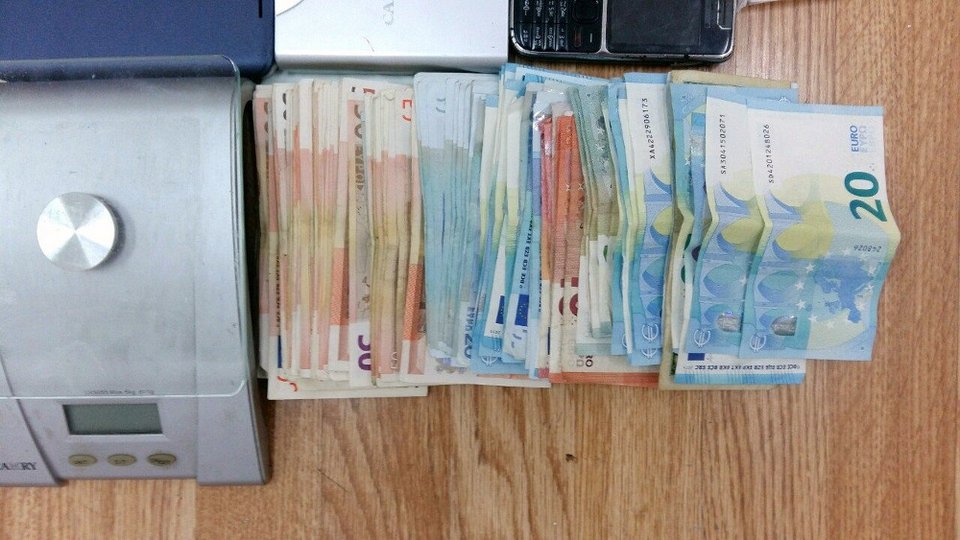 Η σπείρα ναρκωτικών στα Εξάρχεια είχε... ωράριο, βάρδιες και λογιστήριο! [εικόνες] | iefimerida.gr 3