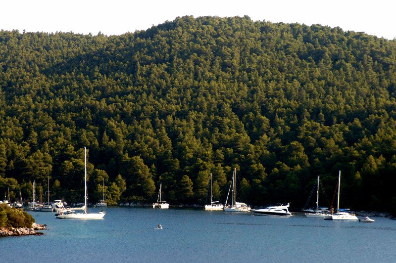 Το Conde Nast Traveller βρήκε τις καλύτερες ελληνικές παραλίες -Με ροζ άμμο και γαλαζοπράσινα νερά [εικόνες] | iefimerida.gr 5