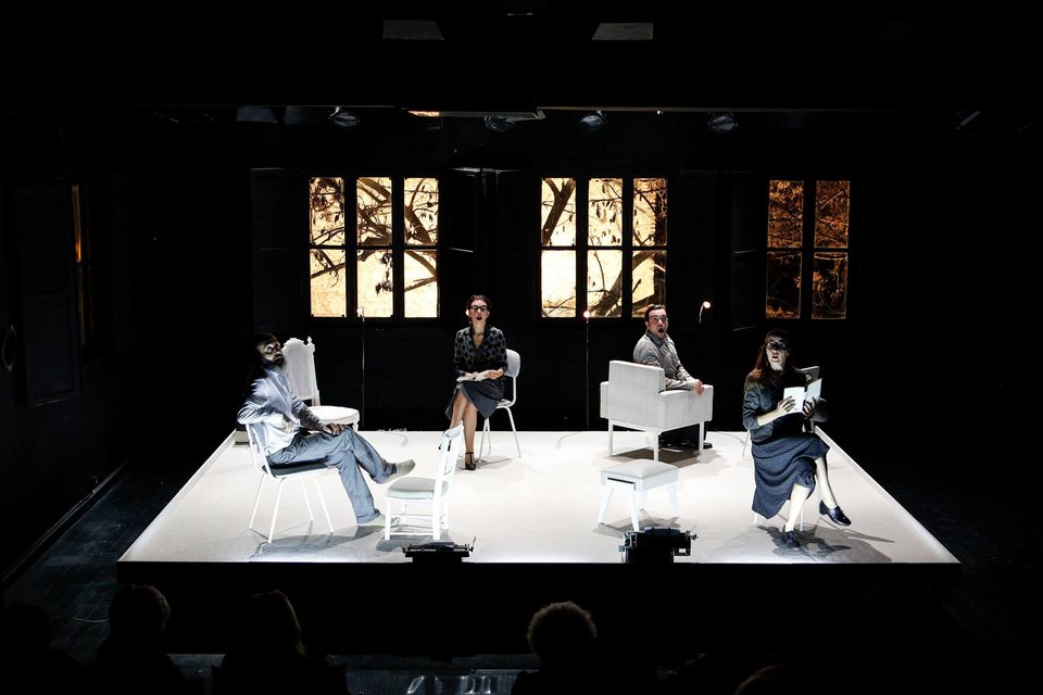 Ο Φίλιπ Γκλας αγοράζει μια φραντζόλα ψωμί – Κάθε Δευτέρα και Τρίτη στο Γκάζι [εικόνες] | iefimerida.gr 3