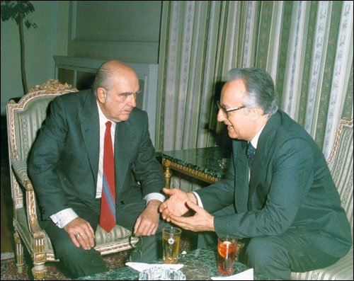 Ποιος αποφάσισε για τις 180 ψήφους – Ο ρόλος του Καραμανλή | iefimerida.gr 2