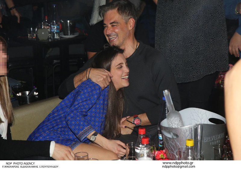 Αρης Σπηλιωτόπουλος: Ανανεωμένος σε βραδινή έξοδο με την 21χρονη συνοδό του [εικόνες] | iefimerida.gr 1