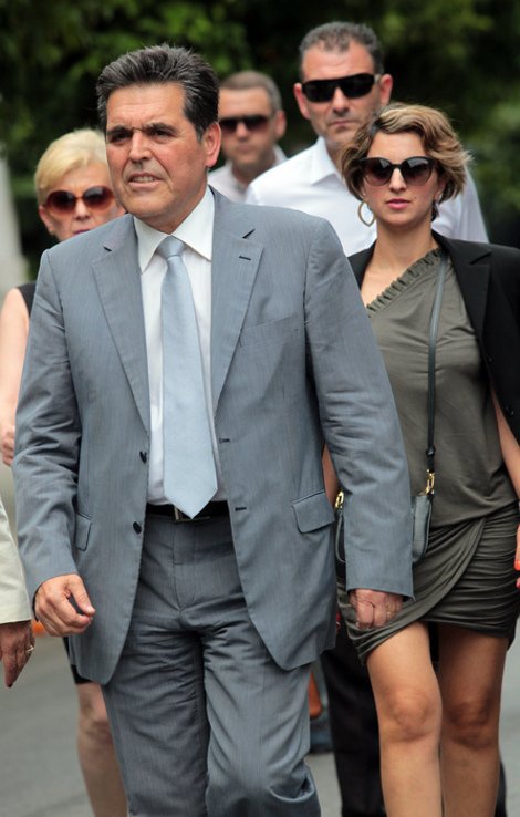 Ορκωμοσία: Το κολάν της Βούλτεψη, το πράσινο παπαγαλί της Γκερέκου και οι γυναίκες των υπουργών [εικόνες&βίντεο] | iefimerida.gr 12