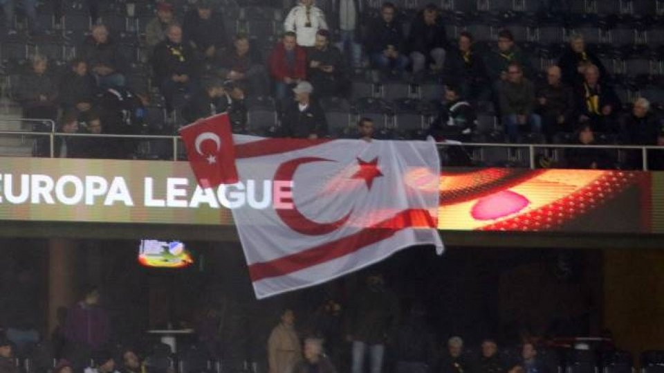 Σήκωσαν σημαία του ψευδοκράτους για να προκαλέσουν τους Κύπριους στην Ελβετία [εικόνα] | iefimerida.gr 0