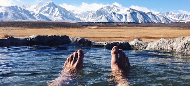 O άνδρας που φωτογραφίζεται μόνο με μία ροζ φούστα μπαλέτου σε όλο τον κόσμο -Η πιο τρυφερή καμπάνια [εικόνες] | iefimerida.gr 10