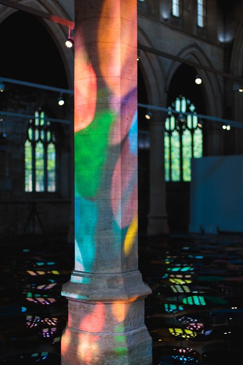 Εκκλησία με χρώματα ντίσκο -Μεταμορφώθηκε σε κέντρο Τέχνης [εικόνες] | iefimerida.gr 2