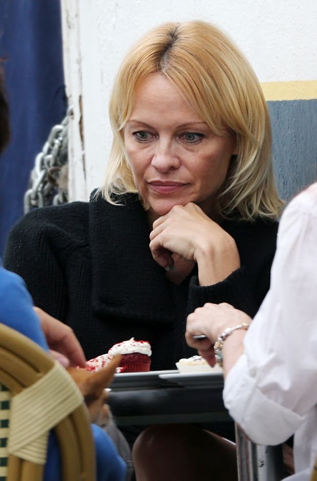 Η Πάμελα Αντερσον χωρίς ίχνος μακιγιάζ -Το sex symbol ωρίμασε αλλά «μοιράζει εγκεφαλικά» [εικόνες] | iefimerida.gr 3