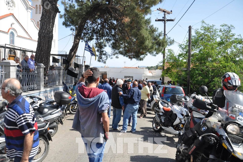 Με μαύρες σημαίες βγήκαν στους δρόμους στη Χίο-Οργή λαού για την «παύση» του ρουκετοπόλεμου [εικόνες & βίντεο] | iefimerida.gr 9