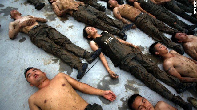 Γυναίκες σωματοφύλακες πλουσίων: Η νέα αμφιλεγόμενη μόδα που κάνει θραύση στην Κίνα [εικόνες] | iefimerida.gr 3