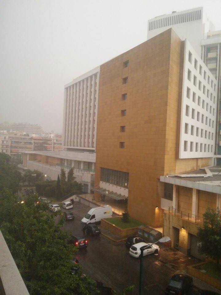 Χαλάζι σε μέγεθος ρεβιθιού έπληξε την Αθήνα - Κυκλοφοριακά προβλήματα [εικόνες & βίντεο] | iefimerida.gr 2