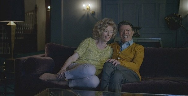 Στο κρεβάτι με 21χρονο Σέρβο τρανσέξουαλ ο Ντέιβιντ Μπάουι [εικόνες & βίντεο]  | iefimerida.gr 0