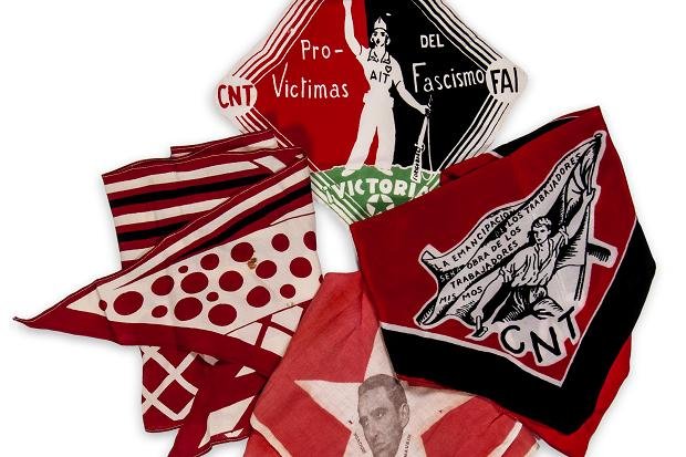 Βγαίνει στο σφυρί το φουλάρι που φορούσε ο συγγραφέας Τζορτζ Οργουελ όταν πυροβολήθηκε στο λαιμό στον Ισπανικό Εμφύλιο [εικόνα] | iefimerida.gr 0