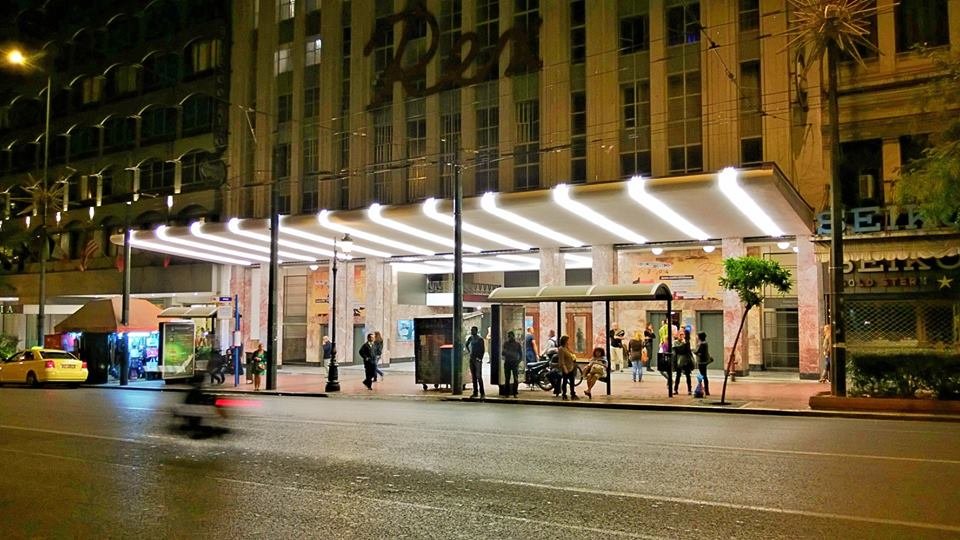 Και ξαφνικά, μετά από τόσο χρόνια άναψαν ξανά τα φώτα στο Rex – Η Πανεπιστημίου λάμπει και πάλι τη νύχτα [εικόνες] | iefimerida.gr 0