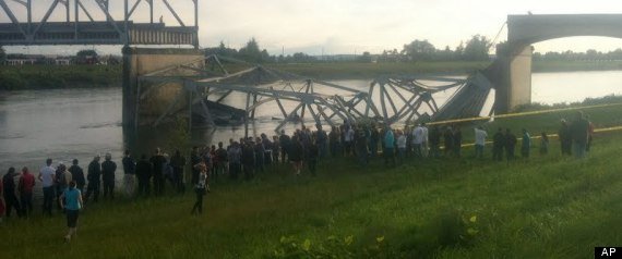 Γιατί καταρρέουν οι γέφυρες στις ΗΠΑ - Χθες στην Ουάσινγκτον, το 2007 στη Μινεσότα [εικόνες] | iefimerida.gr 0