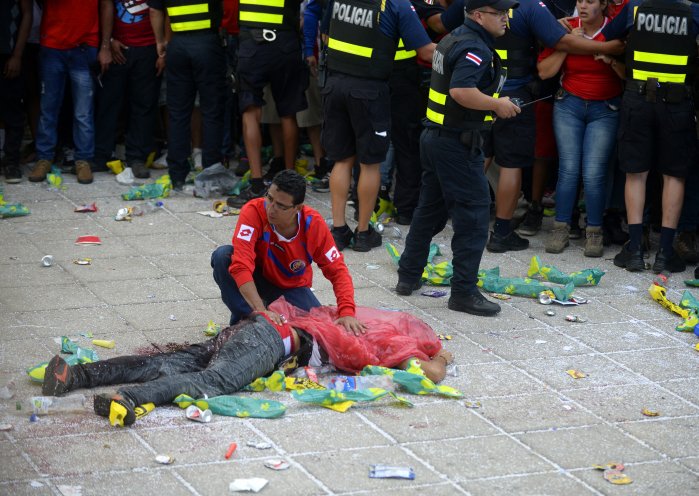 Αίμα και δάκρυα στην Κόστα Ρίκα -Μαχαίρωσαν τρεις φιλάθλους μετά από τον αποκλεισμό από το Μουντιάλ [εικόνες] | iefimerida.gr 2