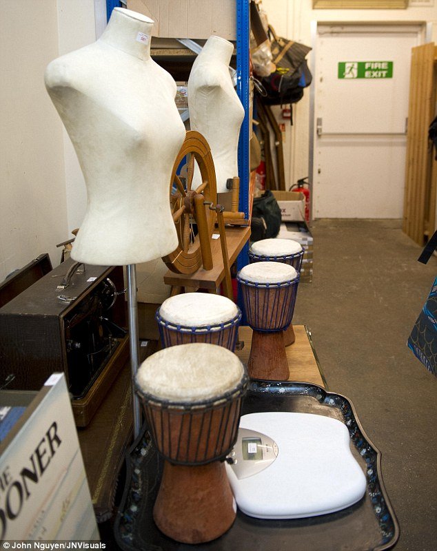 Λύθηκε το μυστήριο: Ιδού πού πηγαίνουν οι χαμένες βαλίτσες στα αεροδρόμια [εικόνες]  | iefimerida.gr 1