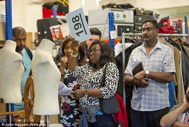 Λύθηκε το μυστήριο: Ιδού πού πηγαίνουν οι χαμένες βαλίτσες στα αεροδρόμια [εικόνες]  | iefimerida.gr 2