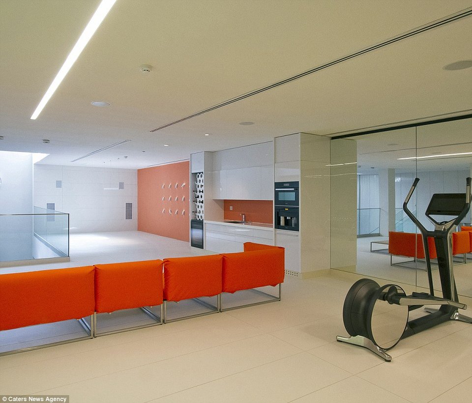 Απίστευτο: Αυτό το διαμέρισμα με το πάτημα ενός κουμπιού, αλλάζει θέση στα δωμάτια [εικόνες] | iefimerida.gr 0