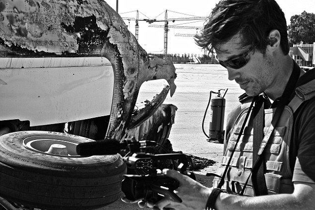 Παγκόσμιο σοκ: Ο εκτελεστής του Αμερικανού δημοσιογράφου στο Ιράκ, φέρεται να είναι Βρετανός! | iefimerida.gr 2