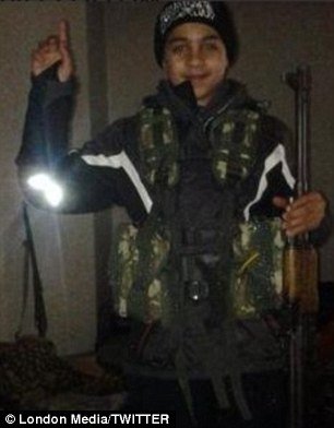 Σοκαριστικό: Ενας 13χρονος δηλώνει φανατικός τζιχαντιστής και φωτογραφίζεται με ένα Καλάσνικοφ [εικόνες] | iefimerida.gr 1