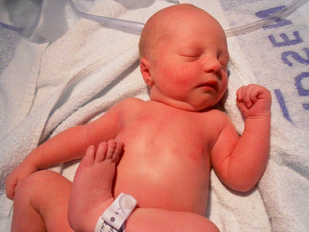 Η συγκλονιστική ιστορία μιας 31χρονης που απέκτησε παιδί με παρένθετη μητέρα την αδελφή της -Ο καρκίνος στη μήτρα και το όνειρο που έγινε πραγματικότητα [εικόνες] | iefimerida.gr 1